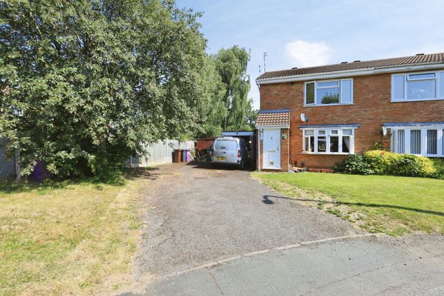 16, Northover Close, Wolverhampton photo 2
