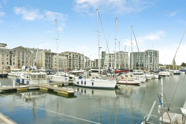 18, Dolphin House, Sutton Wharf, Plymouth photo 3