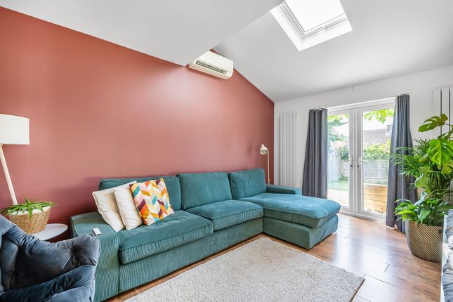 10 Knights Close, Tunbridge Wells photo 3