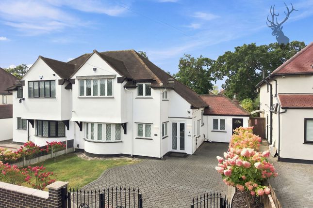 3-bed detached on 47 Grange Crescent, Chigwell, £3,400/mo