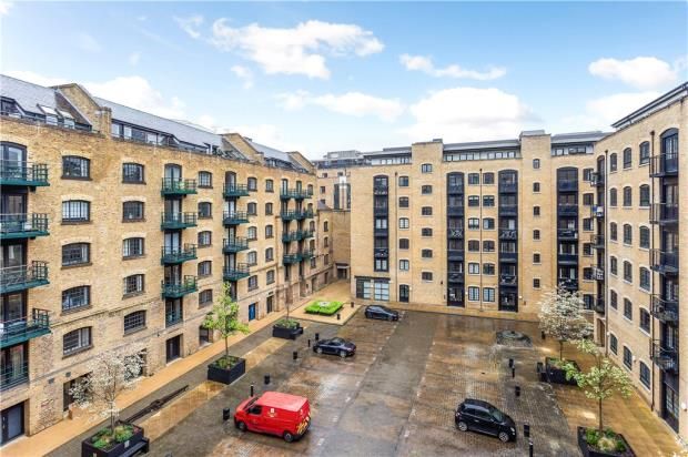 Flat to rent in Fennel Apartments, 3 Cayenne Court, London