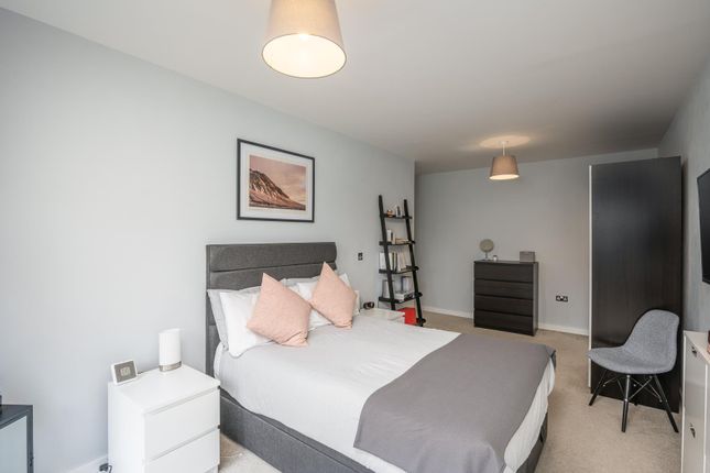 Flat for sale in Inglis Way, Millbrook Park, Mill Hill East