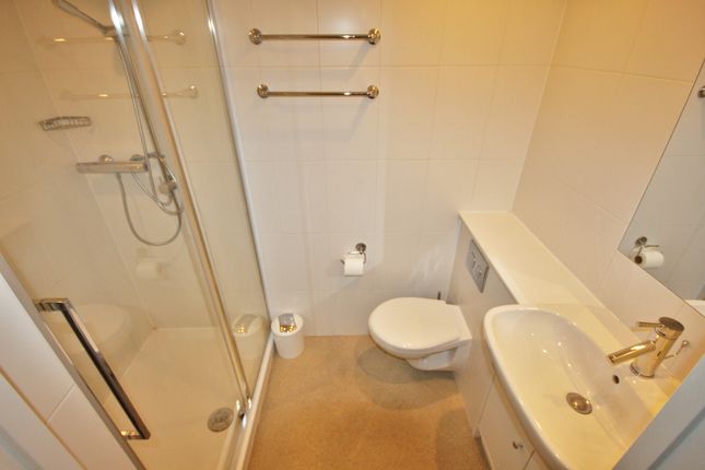 Apartment 214, Cardinal Court, Oldham photo 5
