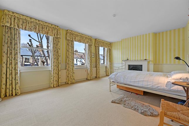 Property for sale in Beauclerc Road, London