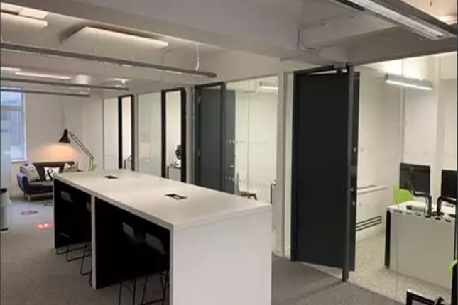 Office to let in Houndstitch, London