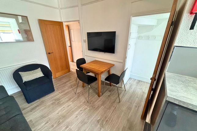 15 Dean Street, Exeter photo 5