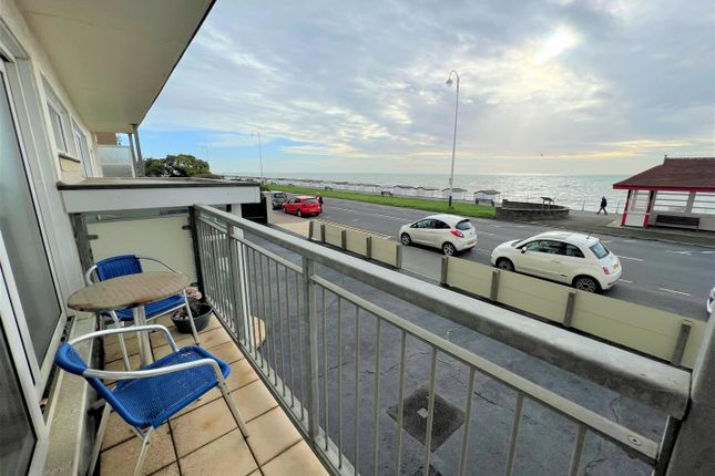Thumbnail Flat to rent in Belgrave Court, De La Warr Parade, Bexhill-On-Sea