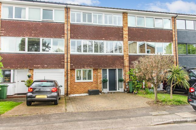 Town house for sale in Victoria Close, West Molesey