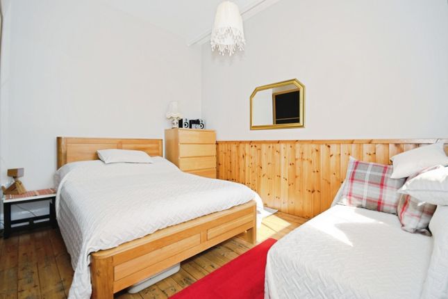 Bed 4 01.Jpg