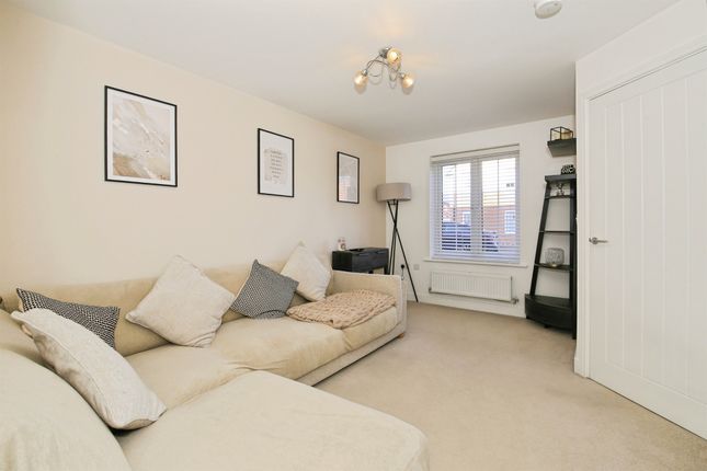53, Tayberry Way, Peterborough photo 2