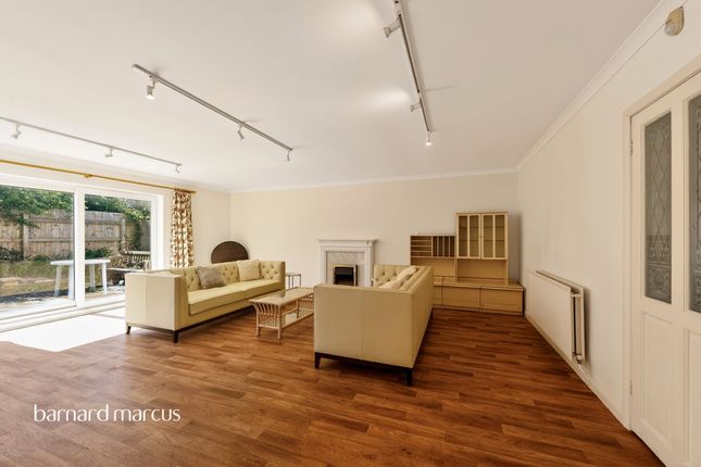 2, Persfield Close, Epsom photo 4