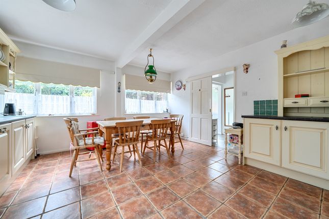 2, Castleleigh Court, Enfield photo 4