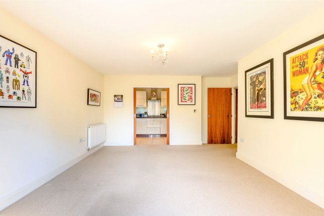 Flat to rent in Kirtling Place, 52 Chilbolton Avenue, Winchester, Hampshire