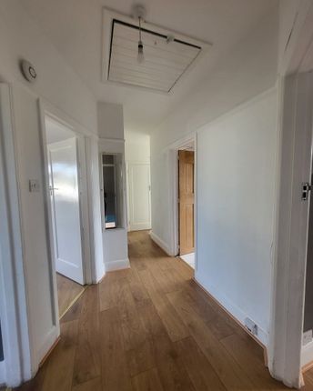 32a, Greystoke Park Terrace, Western Avenue photo 3