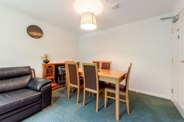 4, Sparkford Close, Winchester photo 4