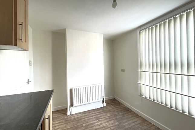 Flat 2, 64-66, Ousegate, Selby photo 5