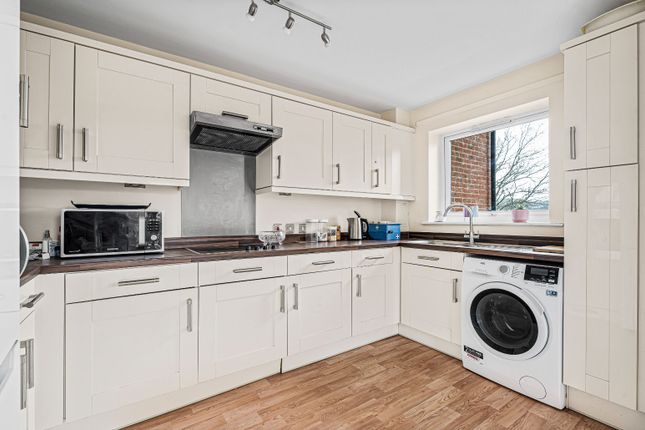 18 Lea Springs, Lower Luton Road, Harpenden photo 3