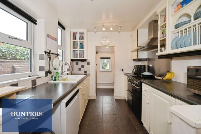 11, Tapton View Road, Chesterfield photo 4