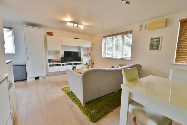 1, Tyndale Mews, Slough photo 2
