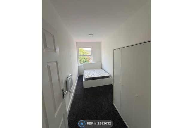AB Wood Lane, Dagenham photo 4