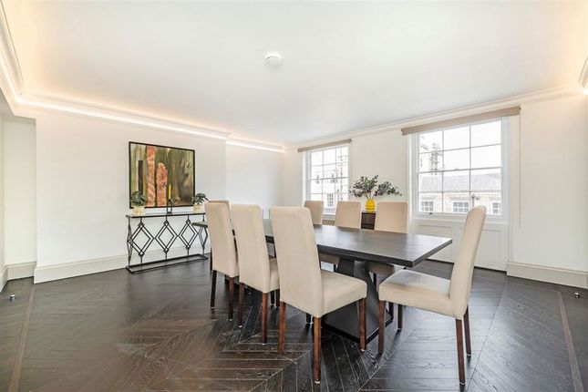 Flat 5, 14-15, Fitzhardinge Street, London photo 3
