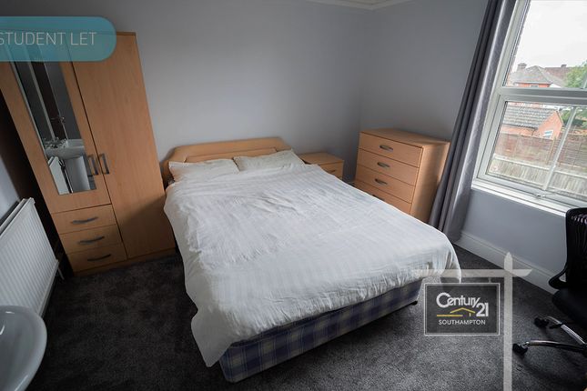 Lodge Road, SOUTHAMPTON photo 5