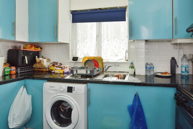 35, Bramble Avenue, Milton Keynes photo 4