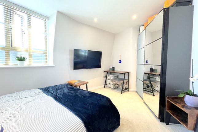 flat 8 courtway house, Hamlet Court Road, Westcliff-on-Sea photo 3