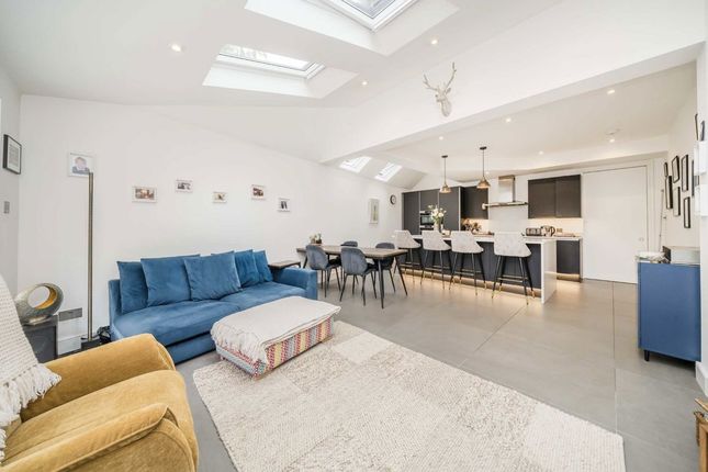 GFF, 30, Fairlawn Road, London photo 3