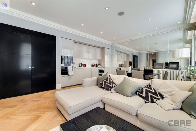 Flat to rent in Bow Street, Covent Garden