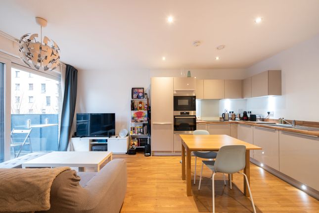 Flat for sale in Collendale Road, Walthamstow