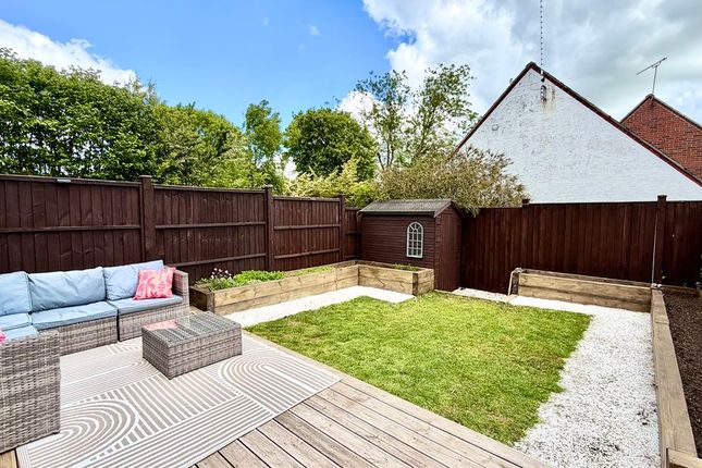 19, Abbey Close, Chard photo 2
