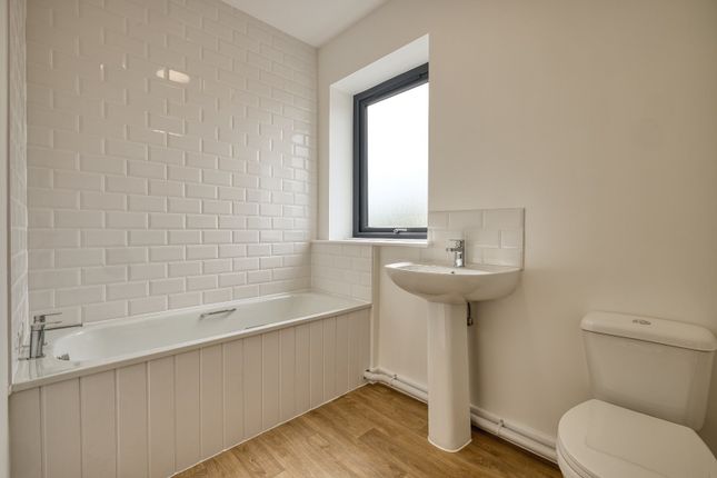 Flat 3, 5-7, Allenby Road, Kent photo 3
