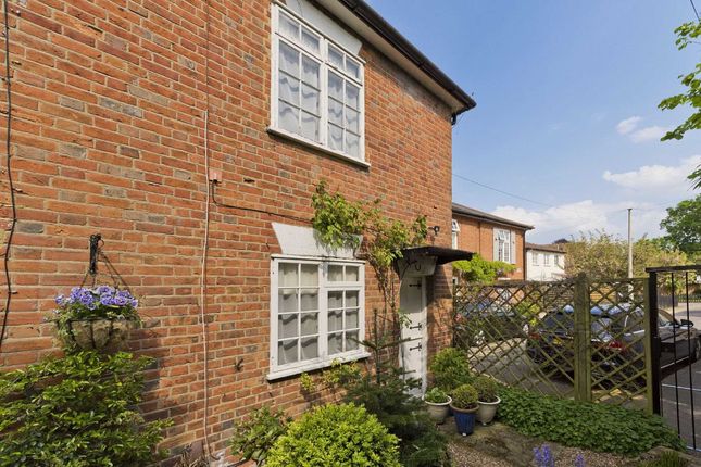 Thumbnail Terraced house to rent in South Road, Weybridge