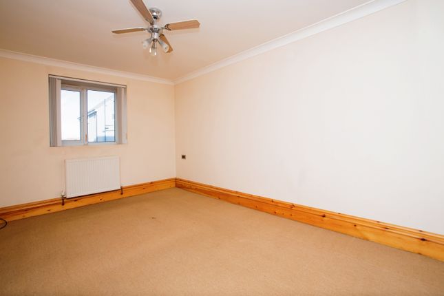 Flat for sale in Barnsley Road, Pontefract