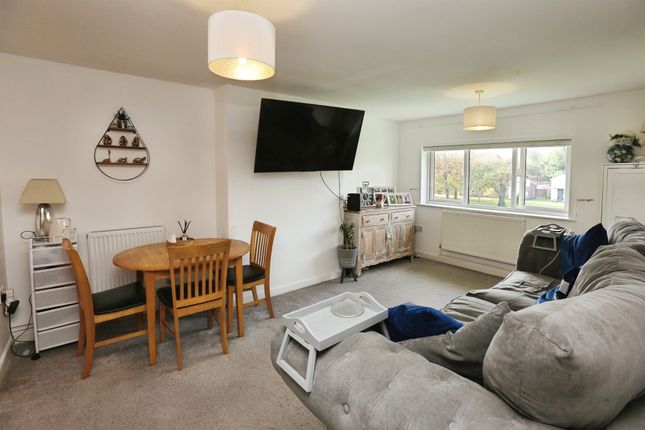 16, Filmer Close, Gosport photo 2