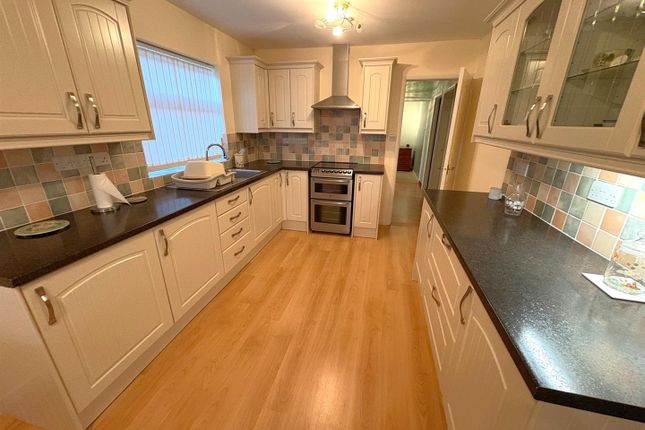 15, Blenheim Road, Swindon photo 3