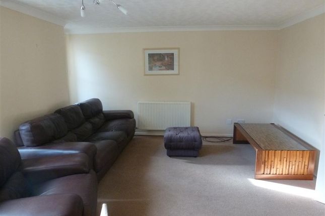 206L, MILTON KEYNES photo 3