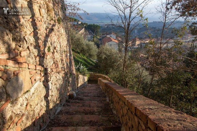 Town house for sale in Chiusi, Toscana, Italy