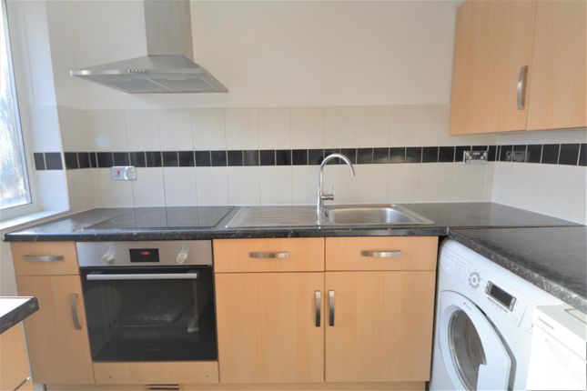 Thumbnail Flat to rent in Deanery Close, London