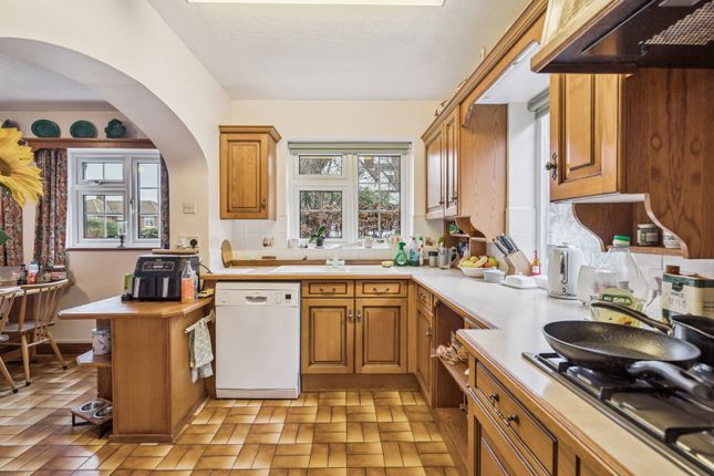 6, Misbourne Close, Gerrards Cross photo 3