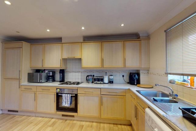 9, Ulverston, Purfleet On Thames photo 2