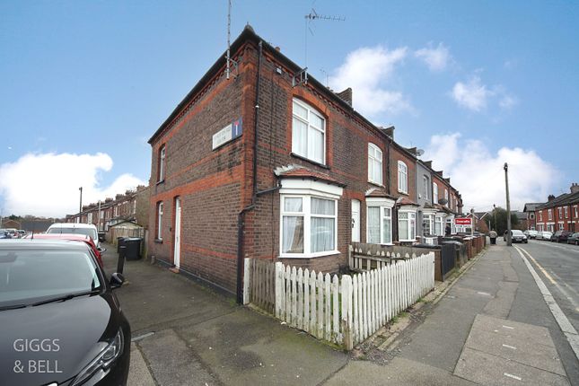 Terraced house for sale in Moreton Road South, Luton, Bedfordshire