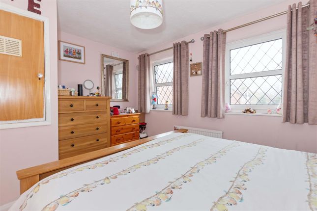 End terrace house for sale in Bridgnorth Close, Worthing