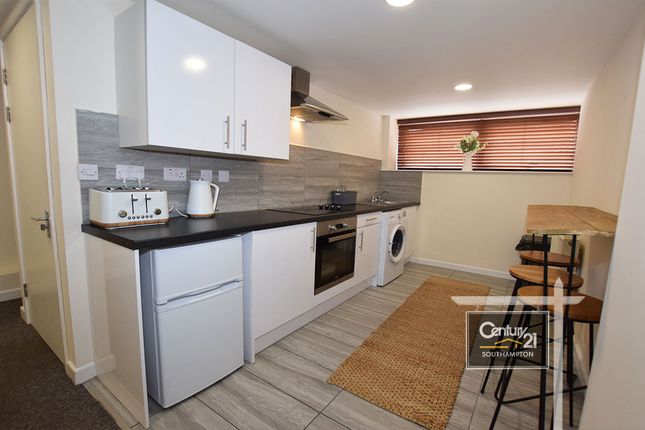 Thumbnail Flat to rent in |Ref: R193941|, Bedford Place, Southampton