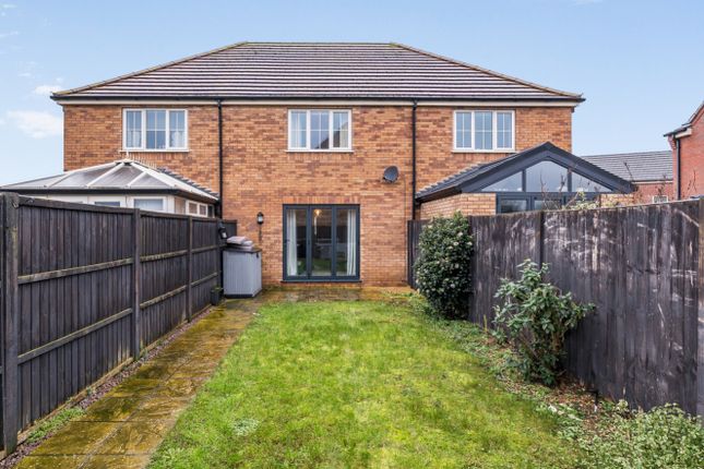 17, Hornbeam Close, Sleaford photo 4
