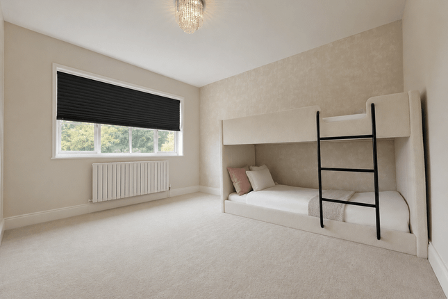 2 Graham Gardens, Luton photo 2