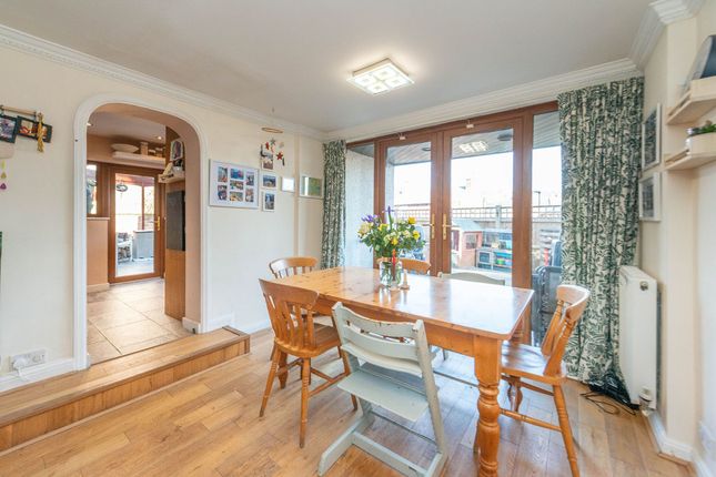 134 Hangingwater Road, Sheffield photo 3