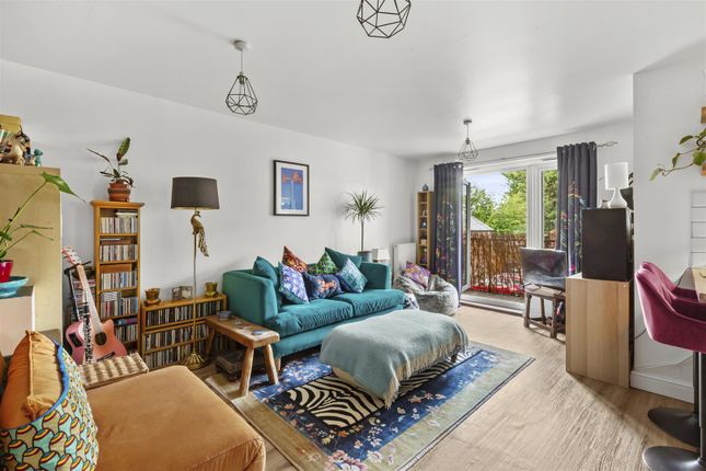 8 Tom Evans Court, Hamilton Road, High Wycombe photo 4