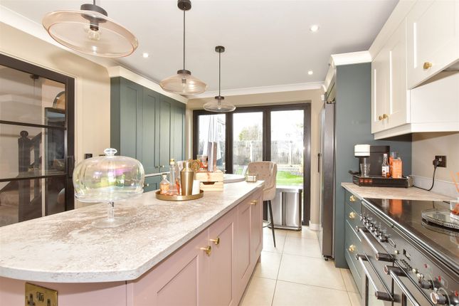 4-bed detached on 3, Booth Close, Snodland, £500,000